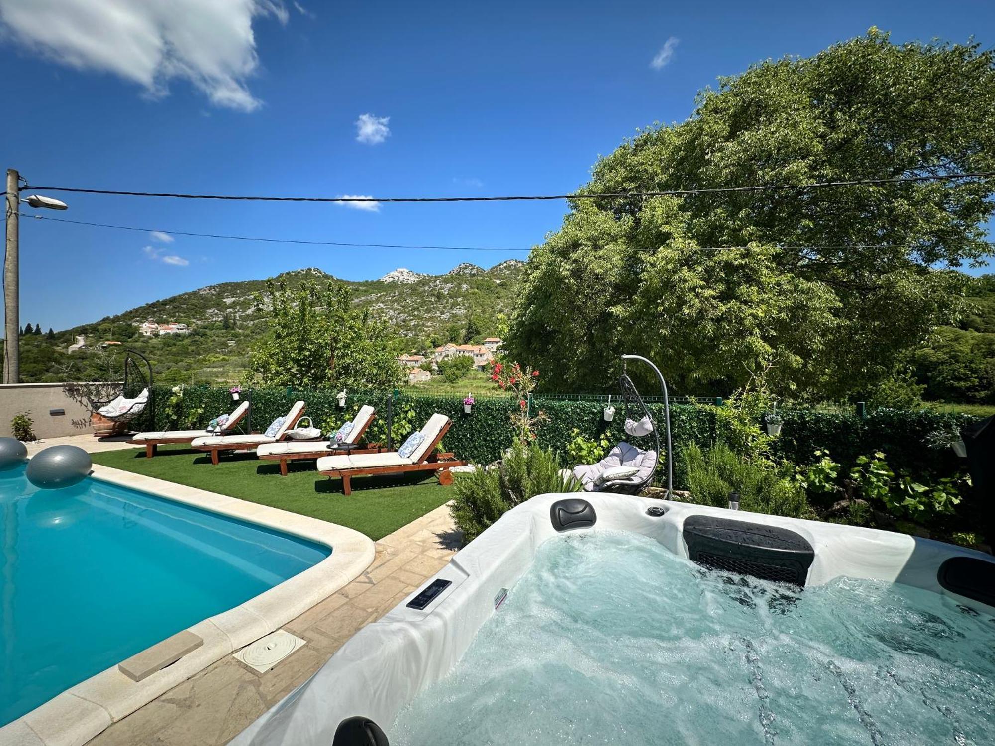 Villa Ivona With Swimming Pool And Jacuzzi Oslje Luaran gambar